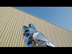 Gartendekoration Wolfsgestalt aus Edelstahl