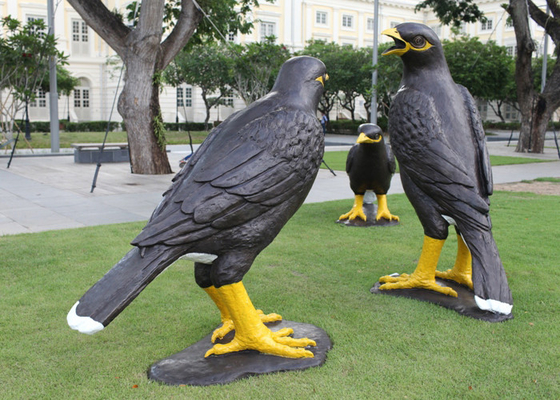 Ein guter Preis. Großes gemaltes Vogel-Garten-Tierfiberglas Eagle Sculpture Public Decoration Online