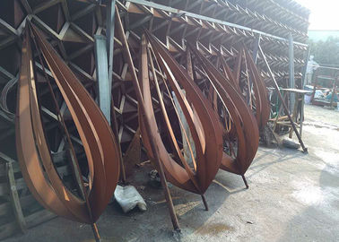Ein guter Preis. Rostige Kunst-dekorative Metallskulptur-im Freien verschiedene Größen/Ende Online