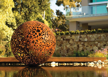 Ein guter Preis. Empfindlicher geschnitzte hohle Ball-Skulptur Corten Stahl für Garten-Dekoration Online