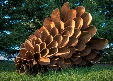 Ein guter Preis. Kiefern-Kegel-Stahlskulptur Corten rostige, moderne Metalllandschaftsskulptur Online