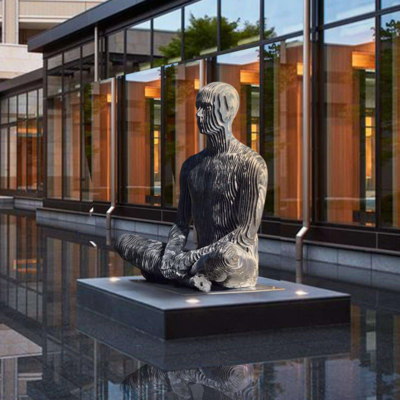 Ein guter Preis. Maßgeschneiderte lebensgroße moderne Kunst abstrakte Edelstahl-Figur-Statue Online