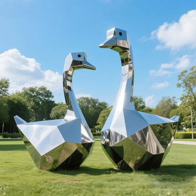 Schwimmbaddekoration Handgefertigt aus Edelstahl Polierte Ente Skulptur