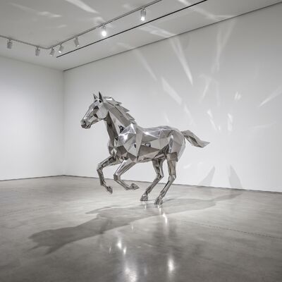Ein guter Preis. Moderne geometrische Galoppierende Pferdeskulptur Spiegelpolierte Kunststatue aus Edelstahl für Luxusgarten, Hotellobby & Outdoor Plaza Online
