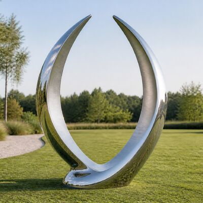 Spiegel aus Edelstahl Gartenskulptur abstrakte offene Form in zwei gebogenen Klingen