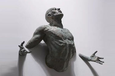 Ein guter Preis. Zahl Entwurfs-Casting-Endbronze-Statuen-Wand-Mann-Skulptur angezeigt im Hotel Online