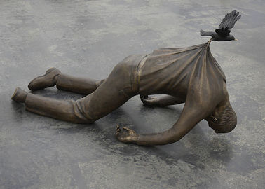 Ein guter Preis. Überraschend Bronzestatuen-Metallmann-Schwerkraft - herausfordernde Skulptur-Künstler Online
