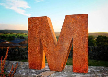 Ein guter Preis. Park-Dekoration Corten Stahlrostige Metallskulptur des skulptur-Landschaftsbuchstabe-M im Freien Online
